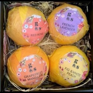 Grace and Stella 4-Pack Bath Bombs